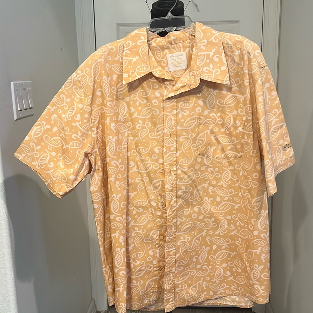 Life is good surf shirt. Size Large